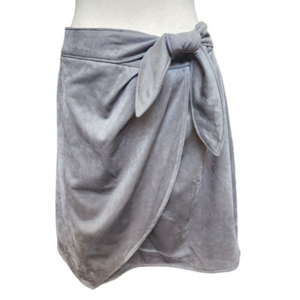 H Halston Faux Suede Wrap Mini Skirt Gray NWT Size Medium Back Zip Lined